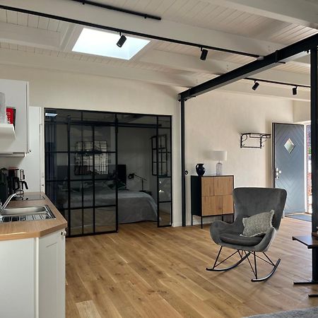 Loftwohnung 2 Simmerdeis An Der Gracht Friedrichstadt Exteriör bild