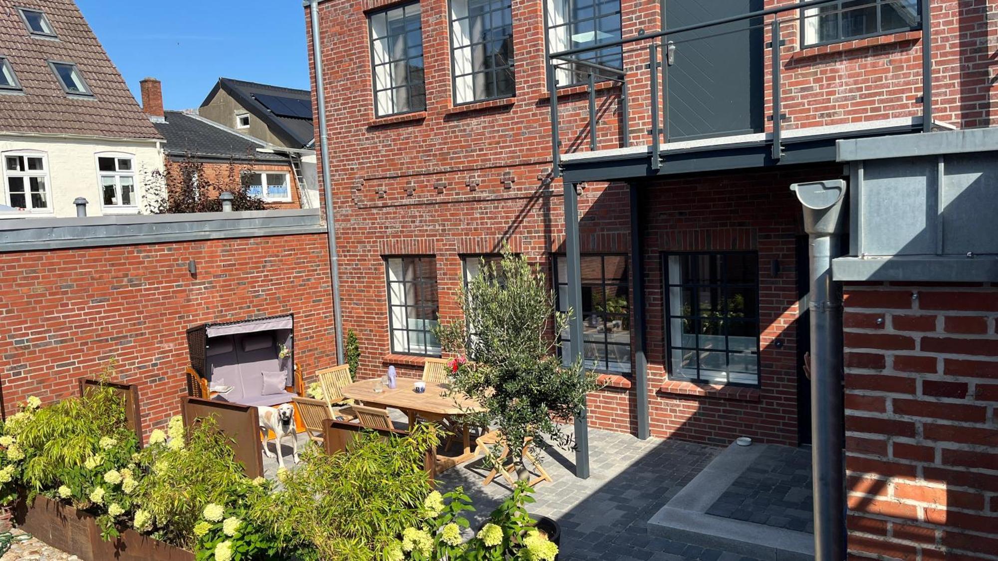 Loftwohnung 2 Simmerdeis An Der Gracht Friedrichstadt Exteriör bild